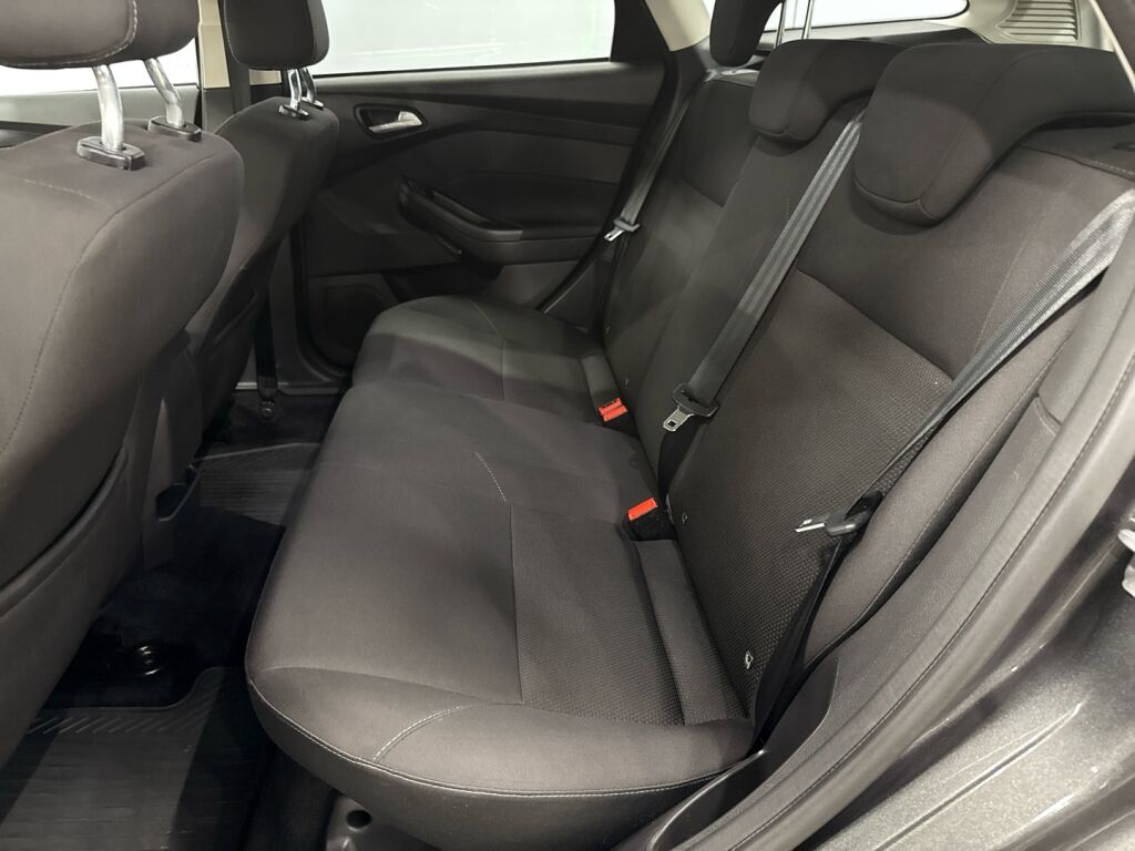 Ford Focus 2017 Harmaa