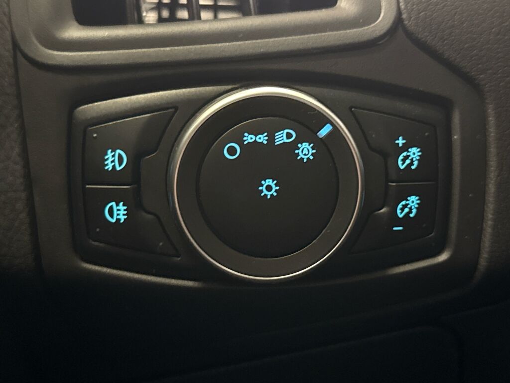 Ford Focus 2017 Harmaa