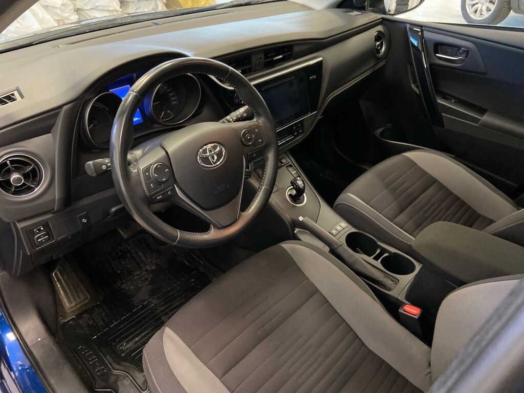 Toyota Auris 2017 Sininen