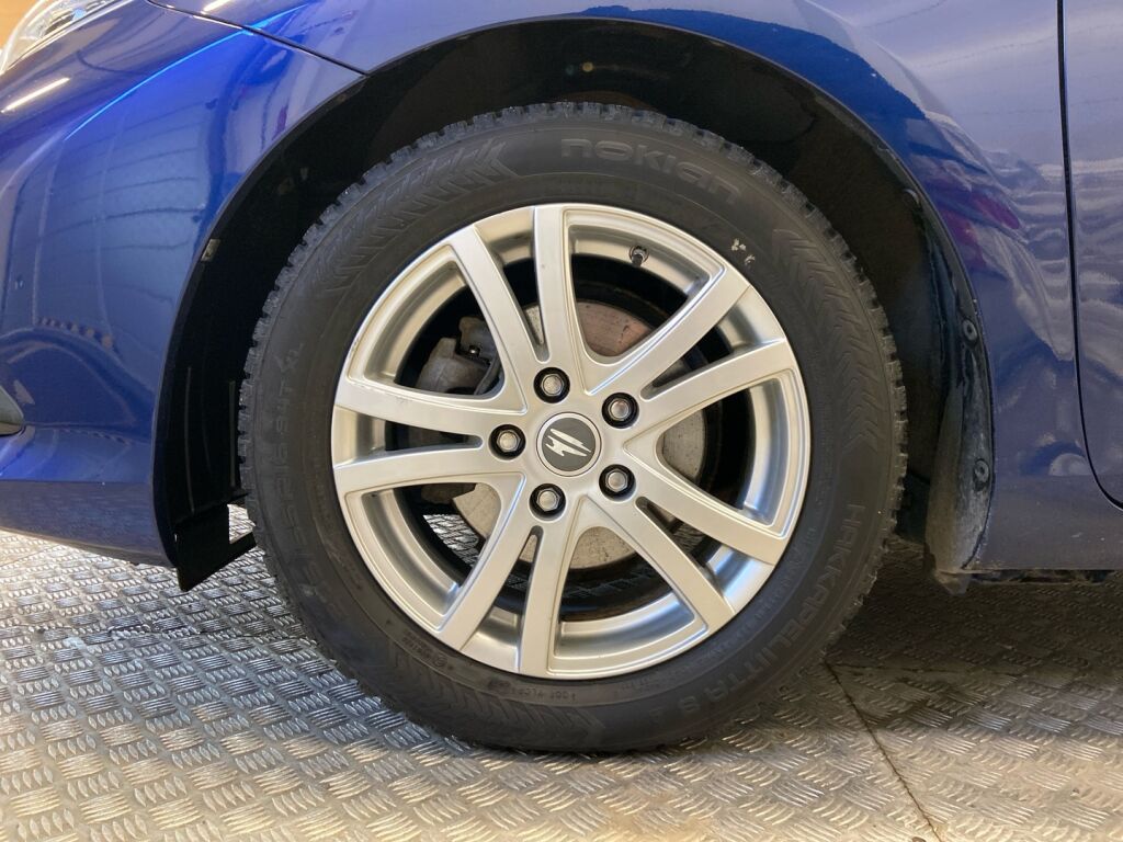 Toyota Auris 2017 Sininen