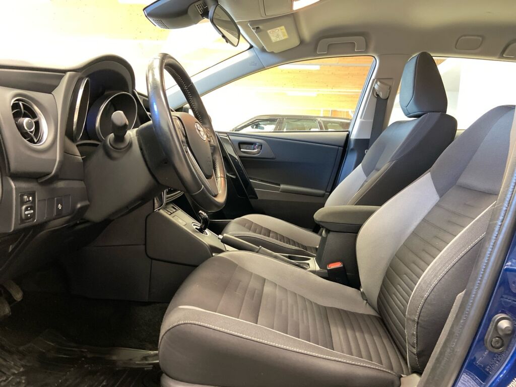 Toyota Auris 2017 Sininen