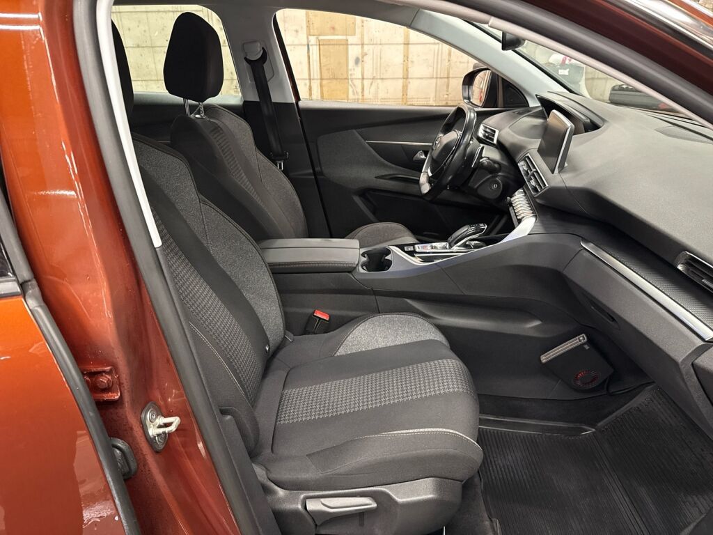 Peugeot 3008 2017 Ruskea (beige)