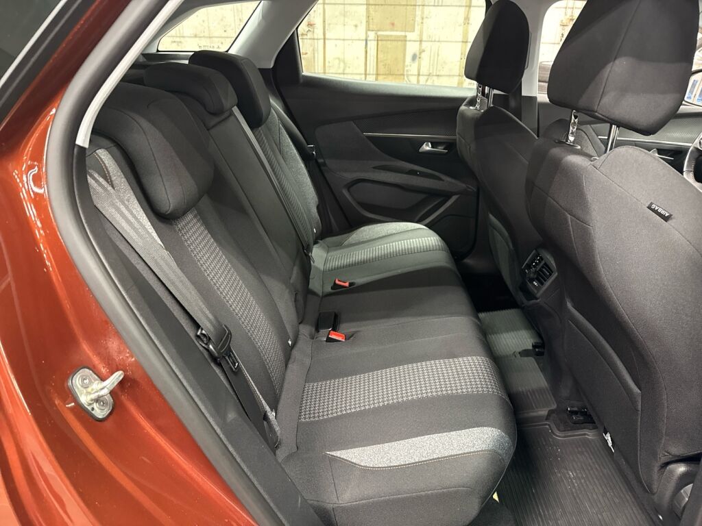 Peugeot 3008 2017 Ruskea (beige)