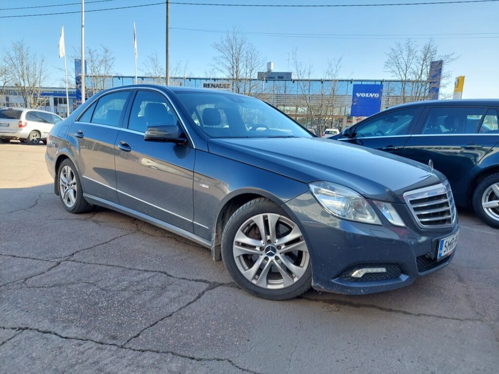 Mercedes-Benz E 2009 Harmaa
