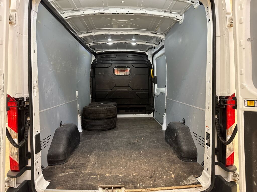 Ford Transit 2018 Valkoinen