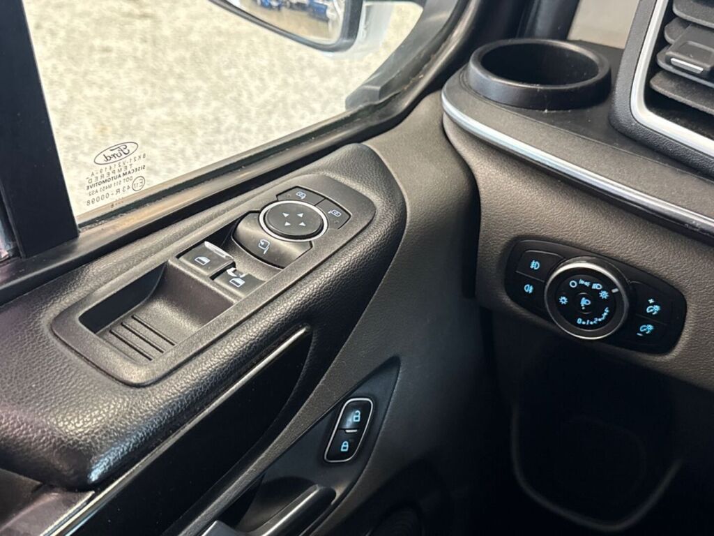 Ford Tourneo Custom 2019 Valkoinen