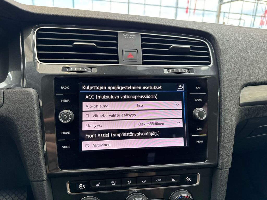 Volkswagen Golf 2018 Harmaa