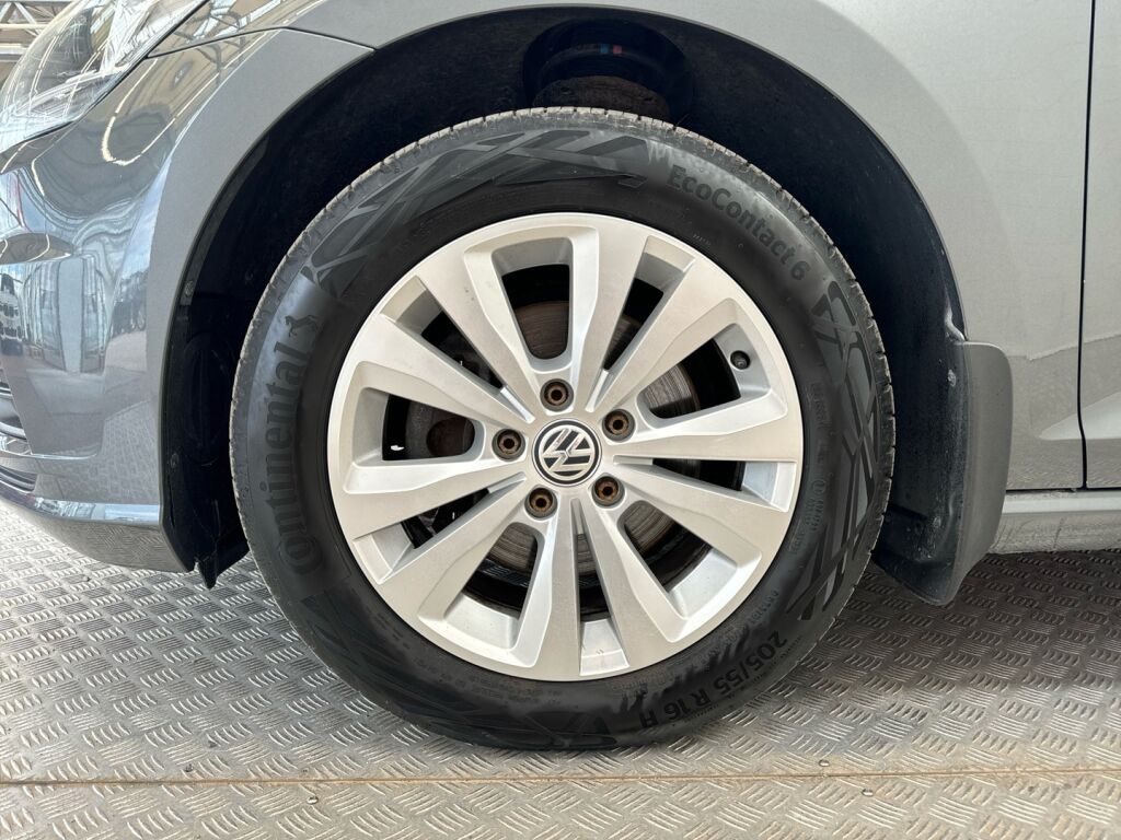 Volkswagen Golf 2018 Harmaa