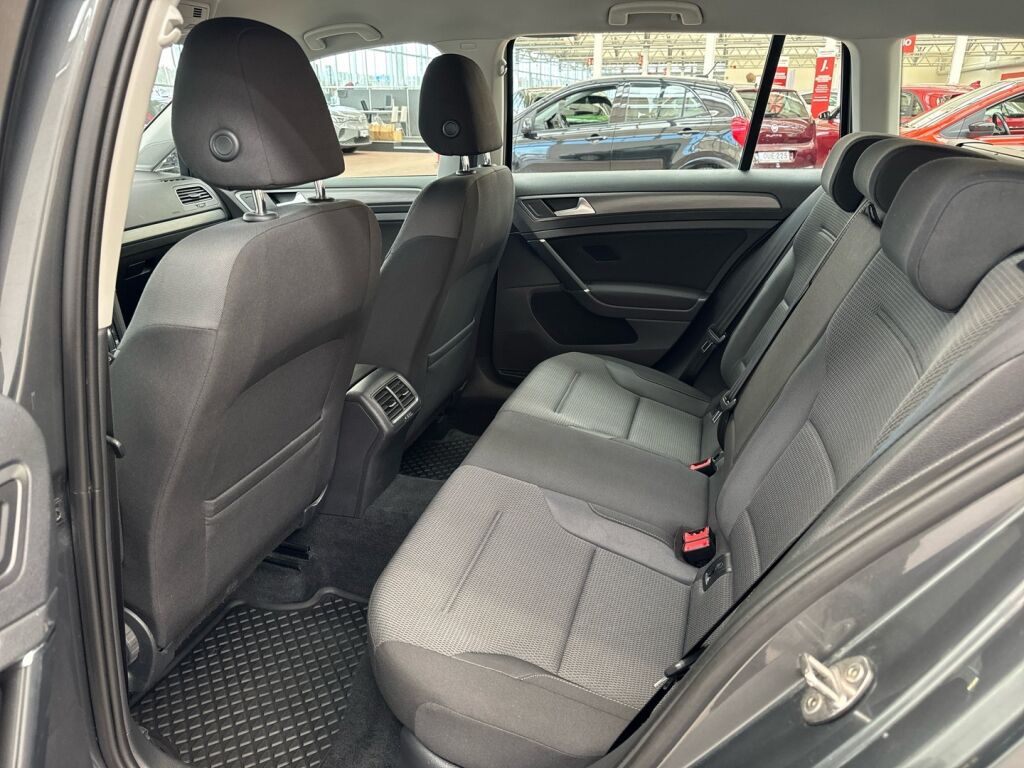 Volkswagen Golf 2018 Harmaa