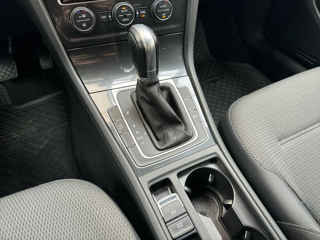 Volkswagen Golf 2018 Harmaa