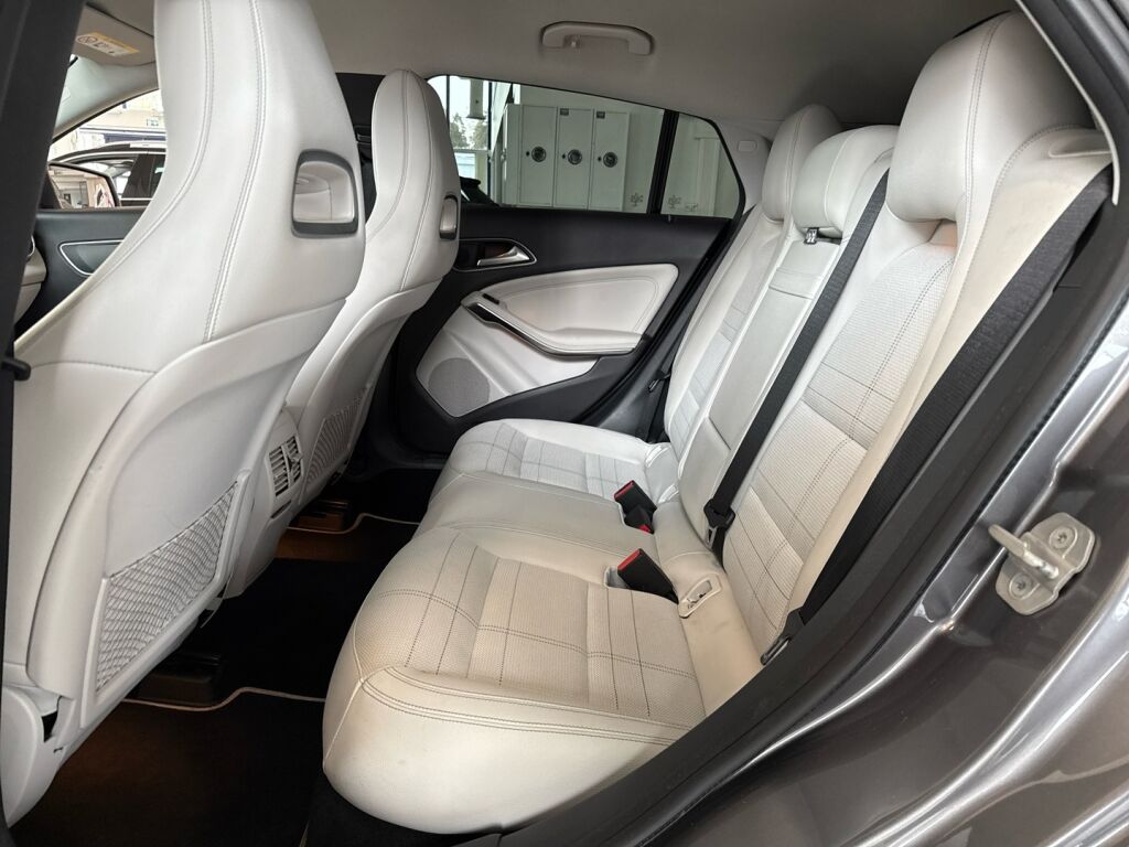 Mercedes-Benz CLA 2015 Harmaa