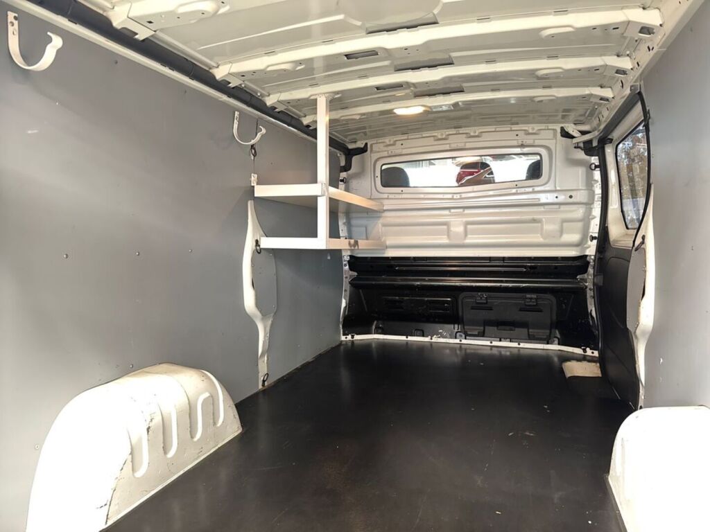 Renault Trafic 2018 Valkoinen