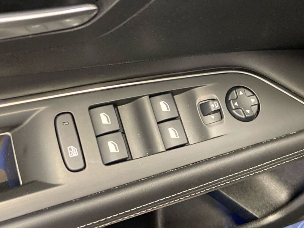 Peugeot 3008 2018 Valkoinen
