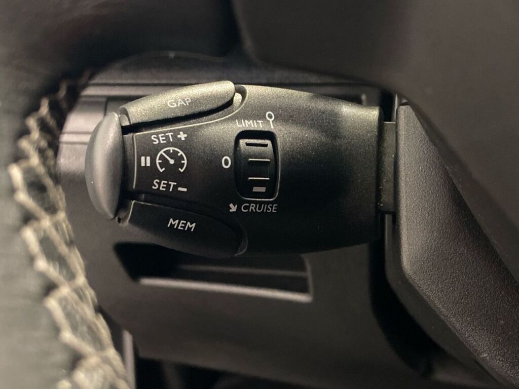 Peugeot 3008 2018 Valkoinen