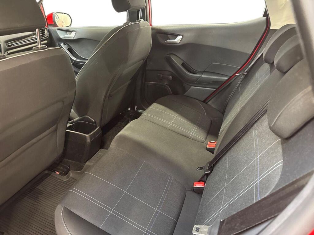 Ford Fiesta 2018 Punainen