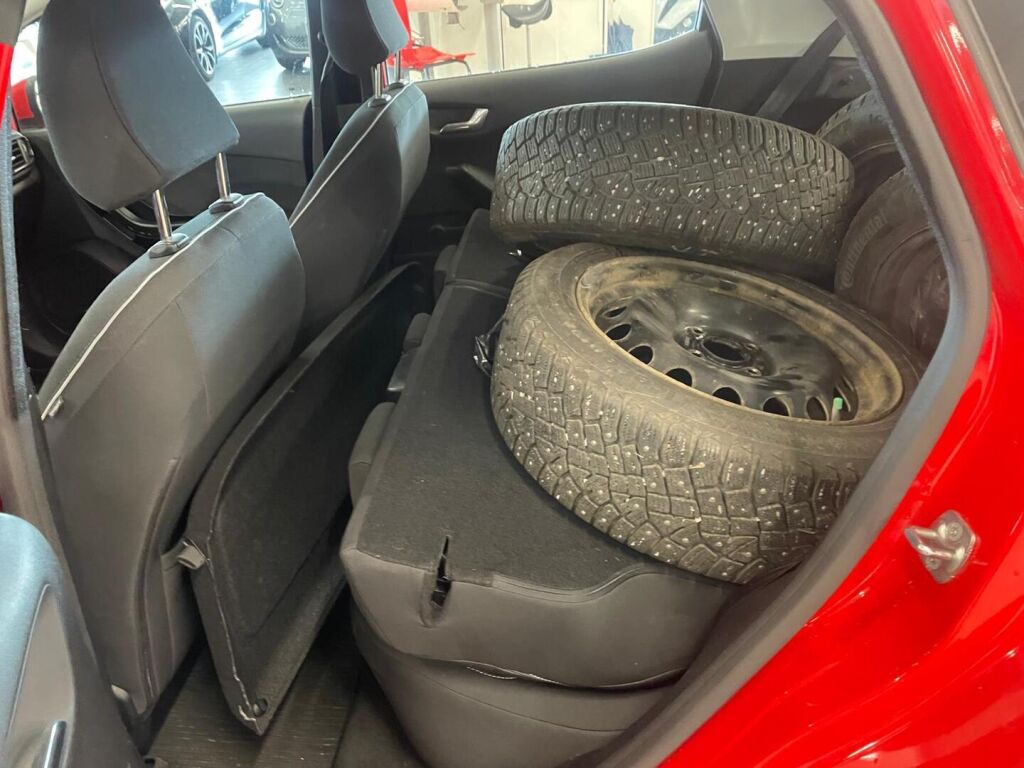Ford Fiesta 2018 Punainen