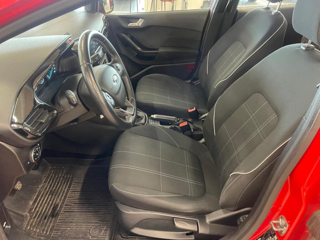 Ford Fiesta 2018 Punainen