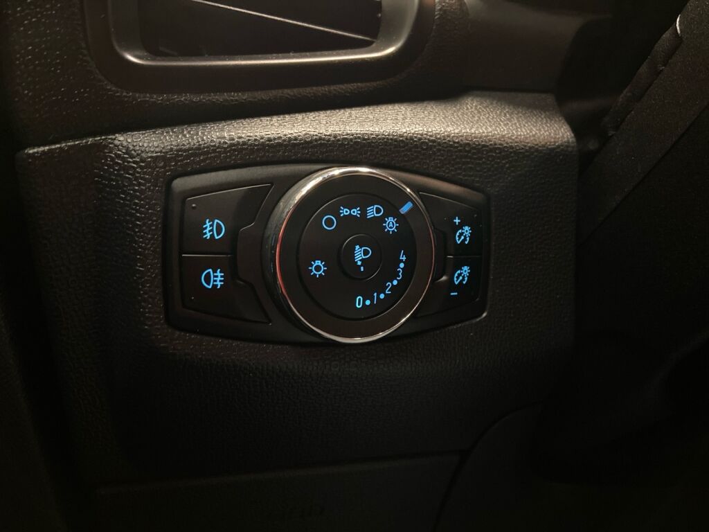 Ford Ecosport 2018 Punainen