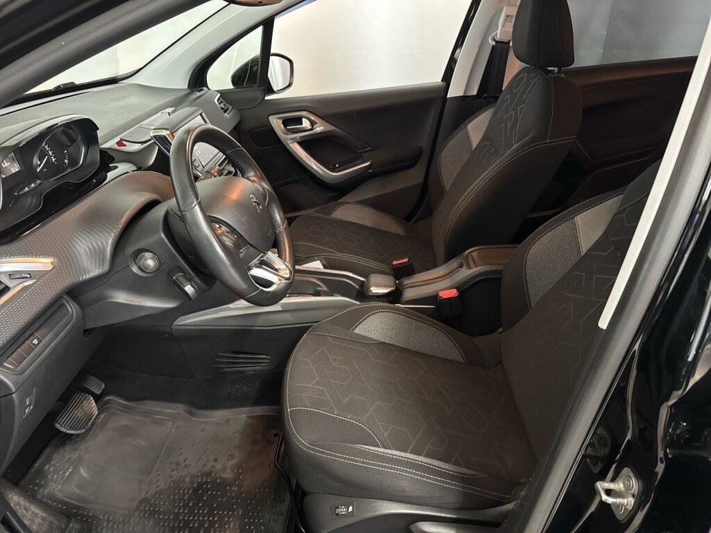 Peugeot 2008 2018 Musta