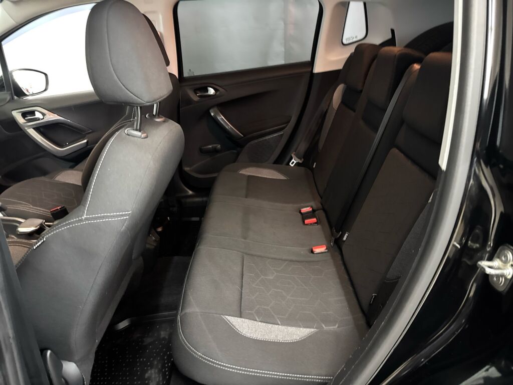 Peugeot 2008 2018 Musta