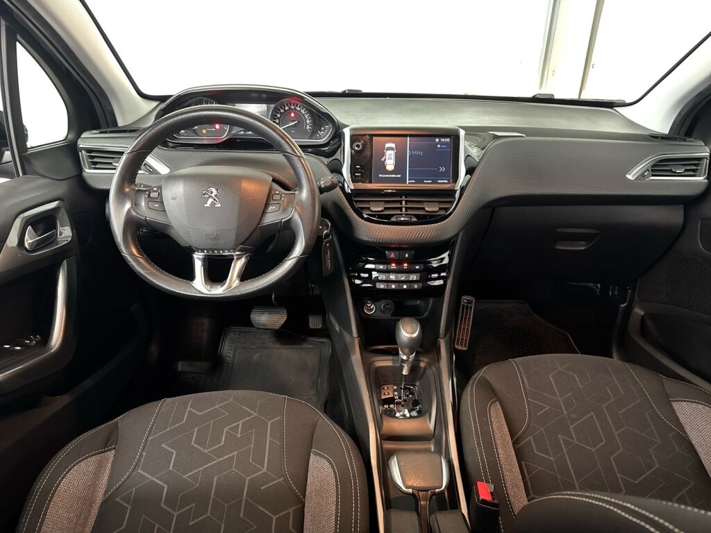 Peugeot 2008 2018 Musta