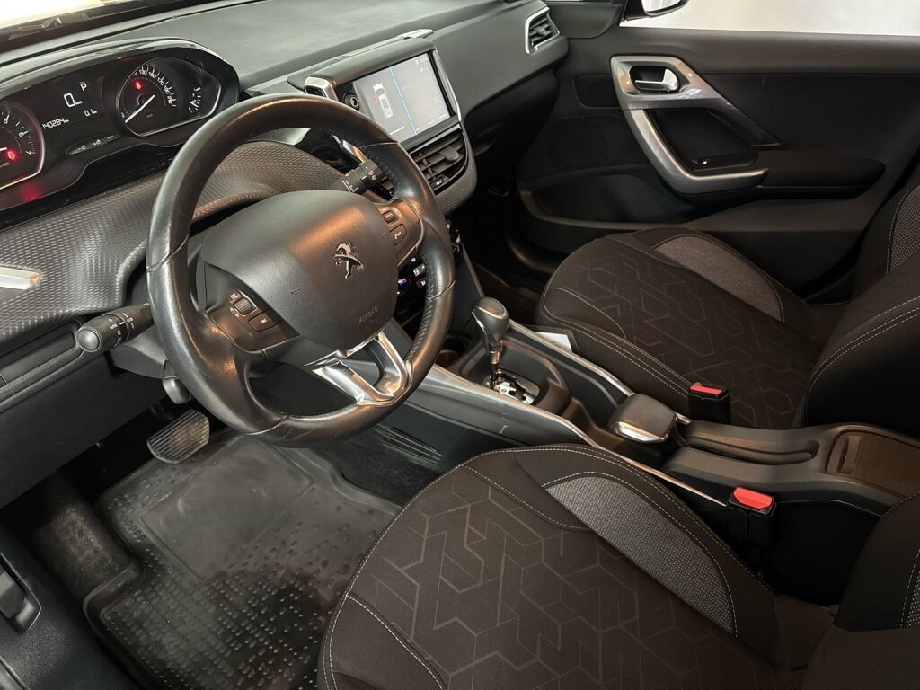 Peugeot 2008 2018 Musta