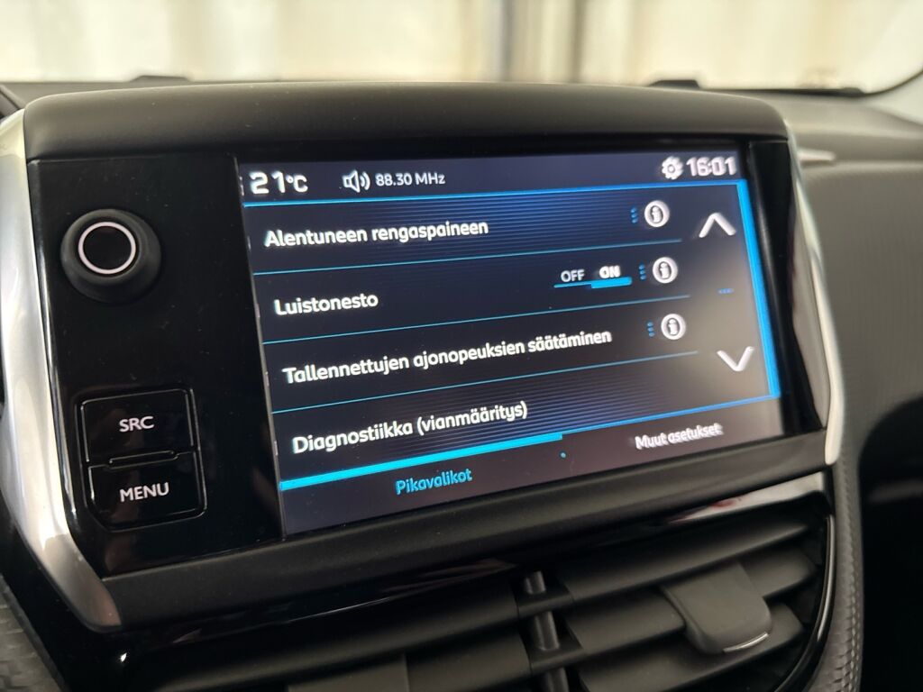 Peugeot 2008 2018 Musta