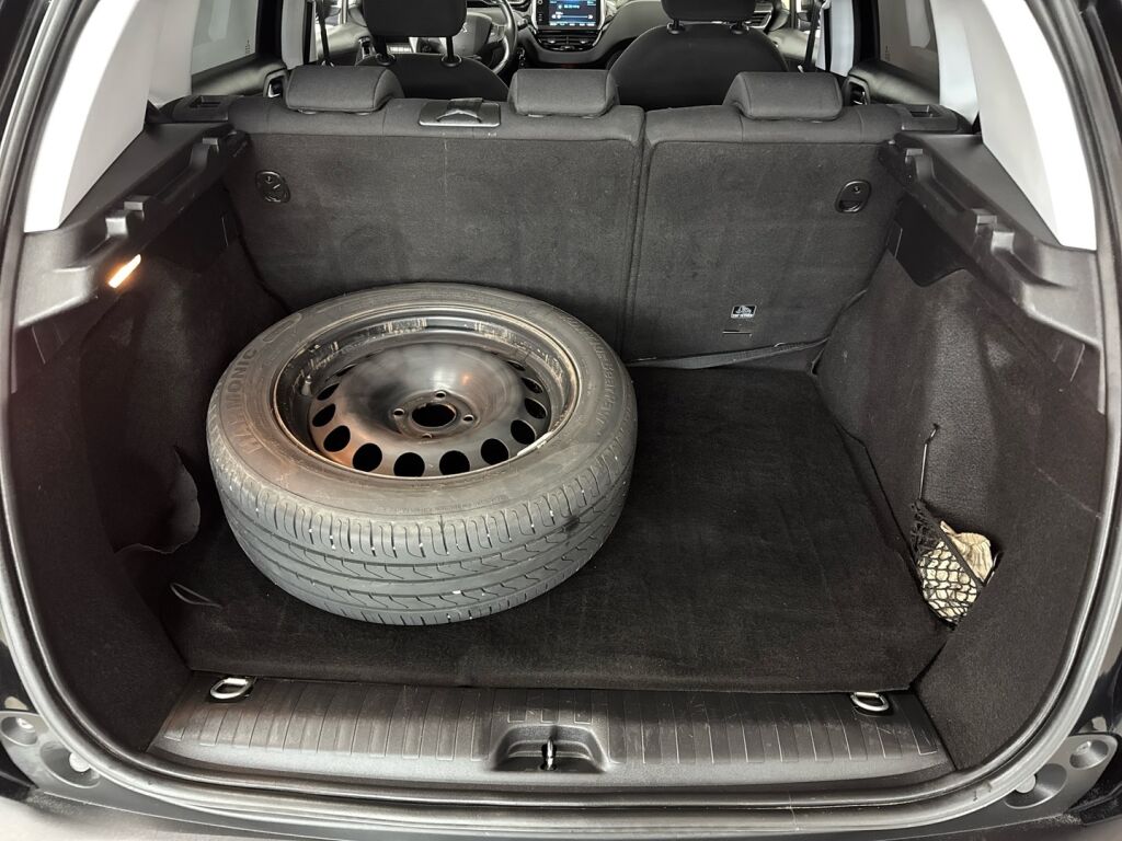 Peugeot 2008 2018 Musta