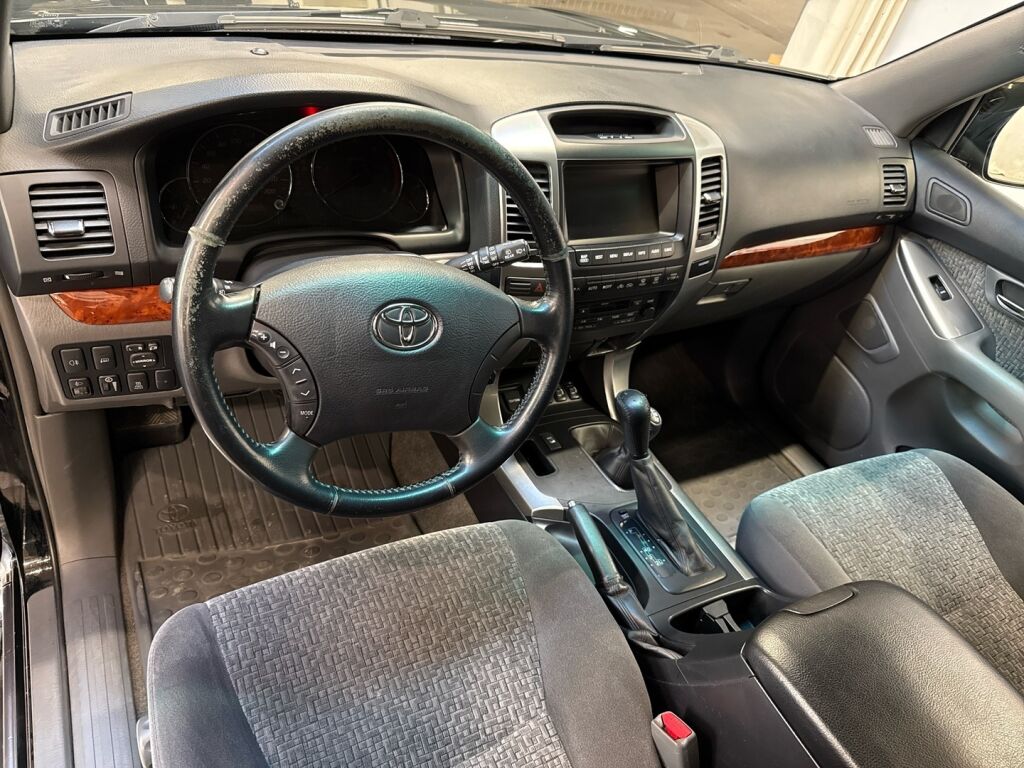 Toyota Land Cruiser 2008 Musta