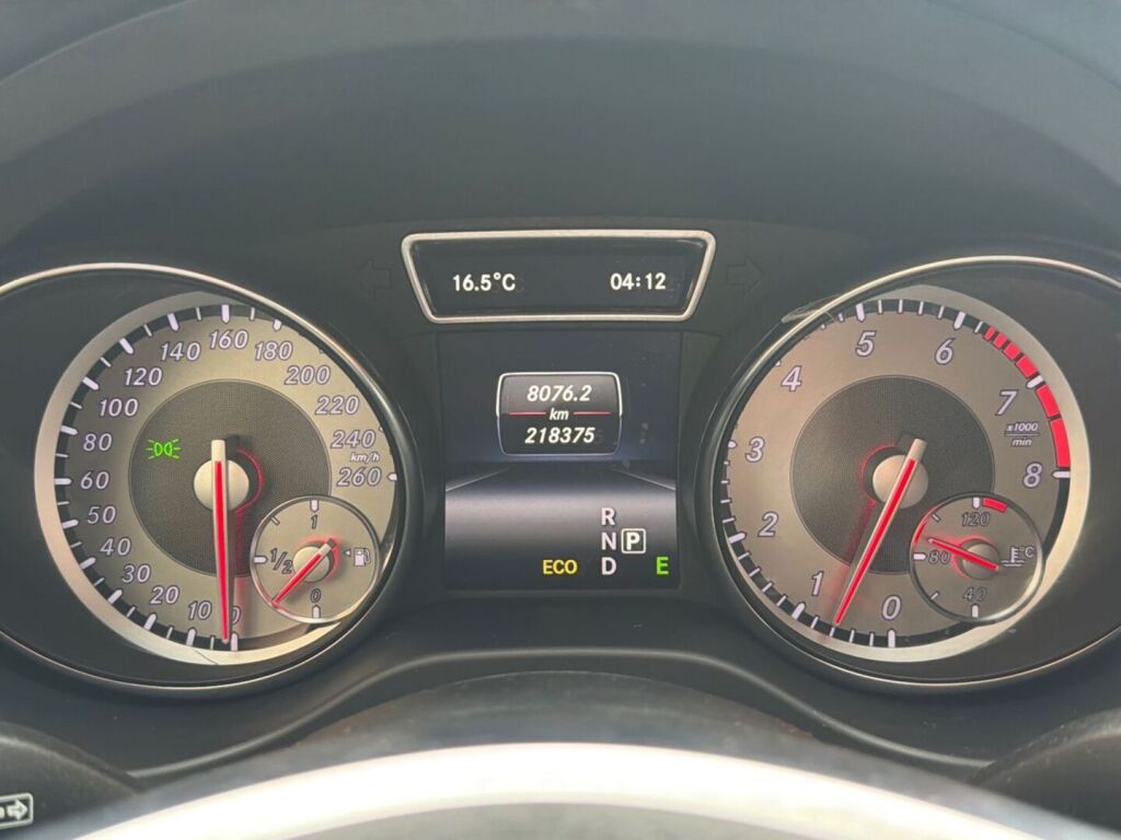 Mercedes-Benz CLA 2015 Musta