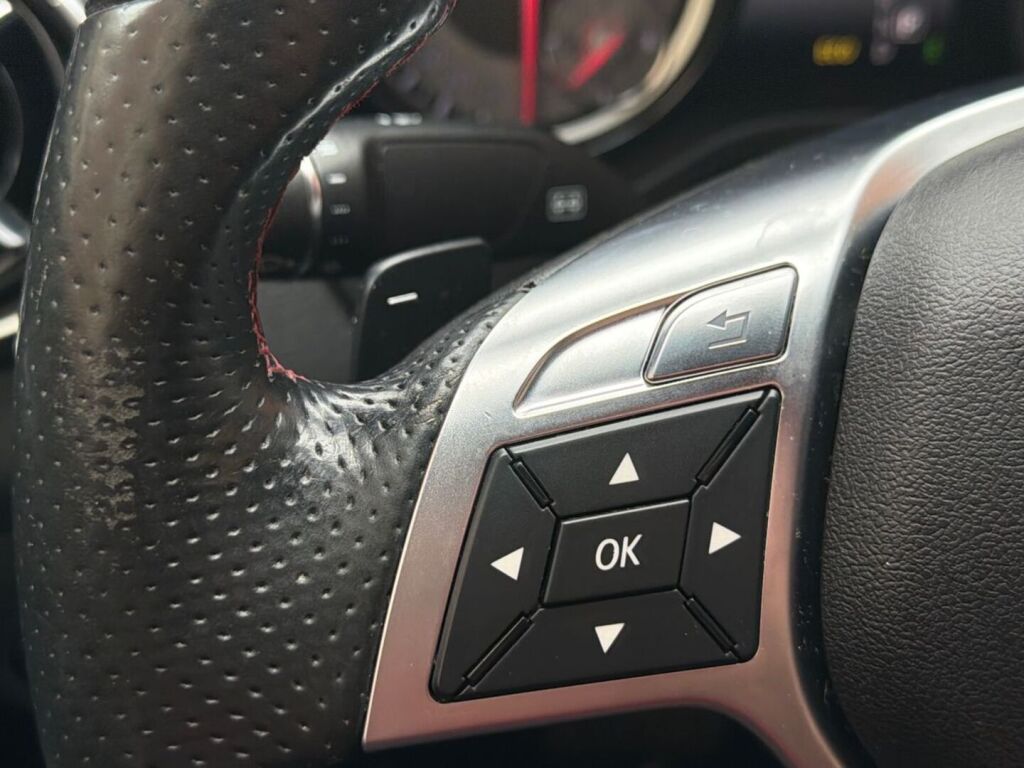 Mercedes-Benz CLA 2015 Musta