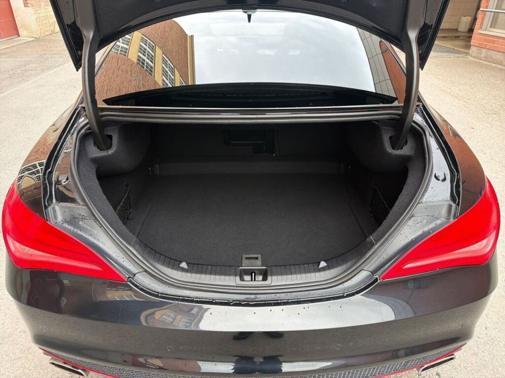 Mercedes-Benz CLA 2015 Musta