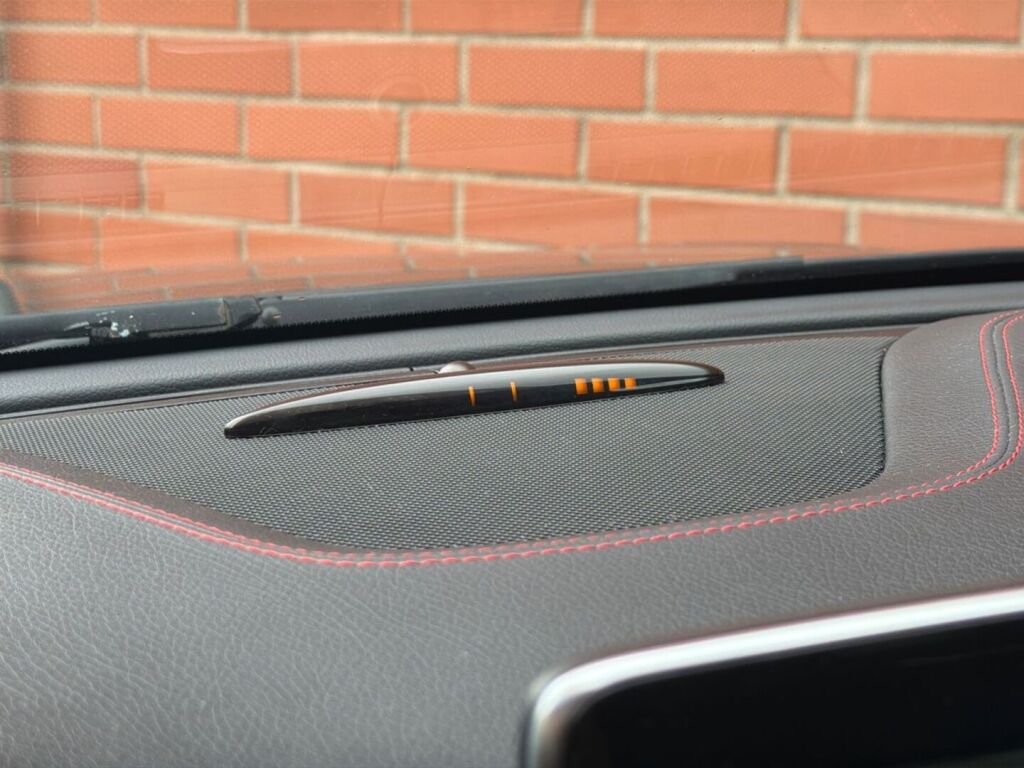 Mercedes-Benz CLA 2015 Musta