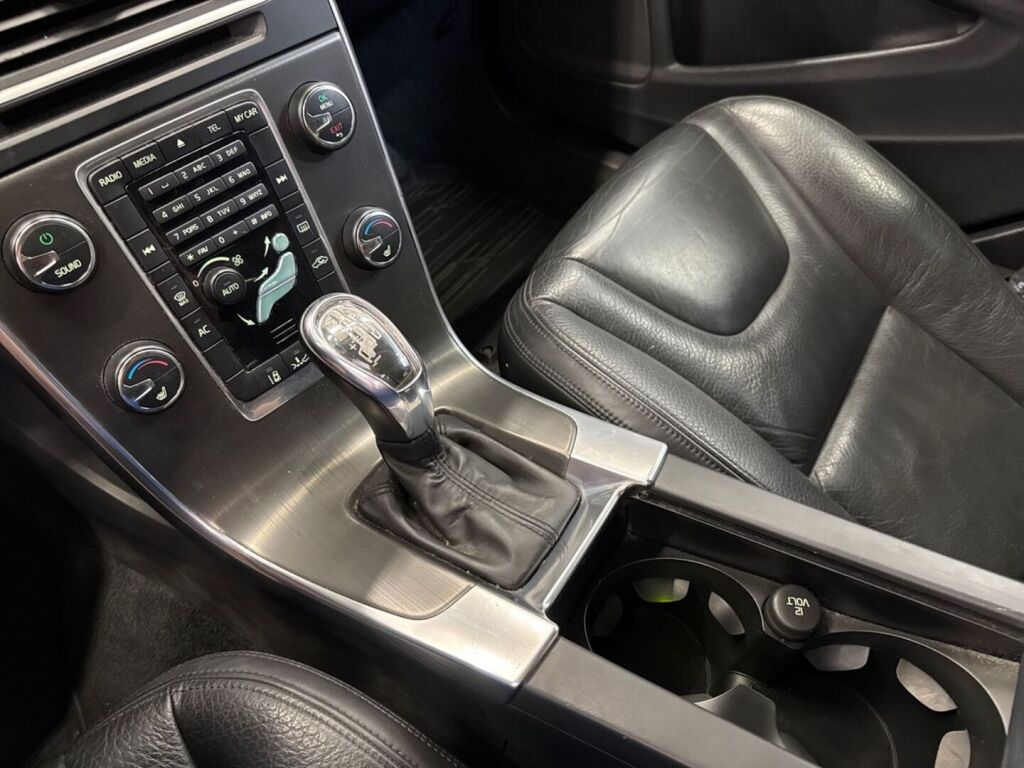 Volvo V60 2013 Valkoinen