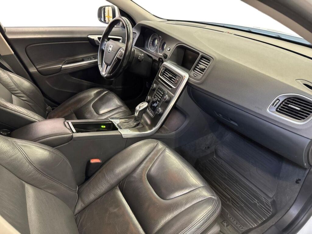 Volvo V60 2013 Valkoinen