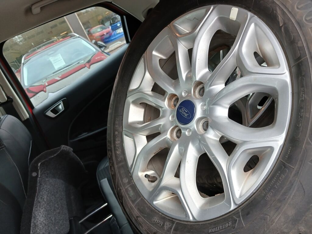 Ford Ecosport 2018 Punainen