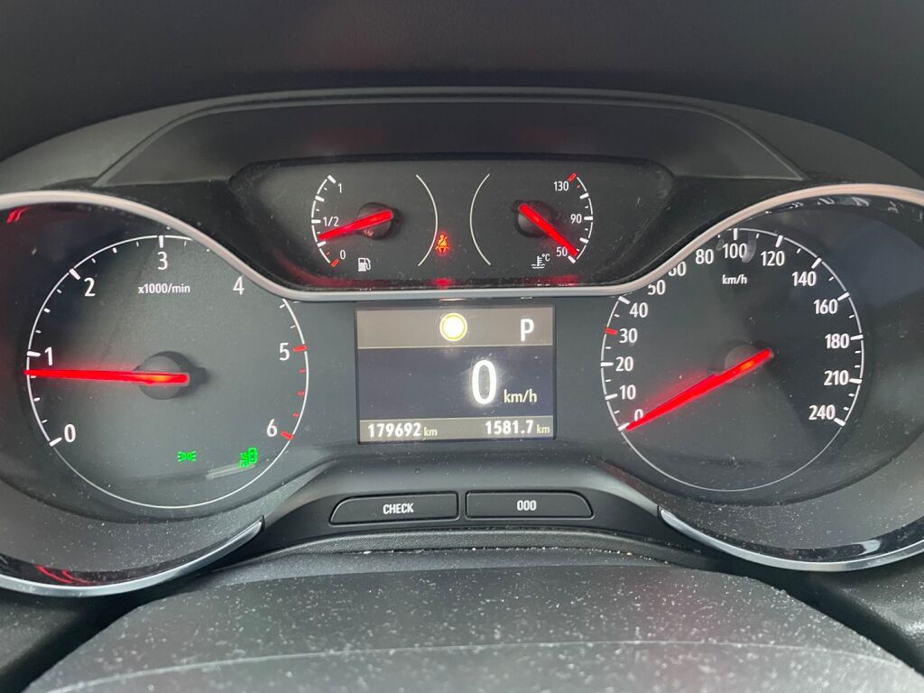 Opel Grandland X 2018 Punainen