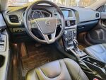 Volvo V40 Cross Country 2019 Musta