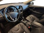 Volvo V40 Cross Country 2019 Musta
