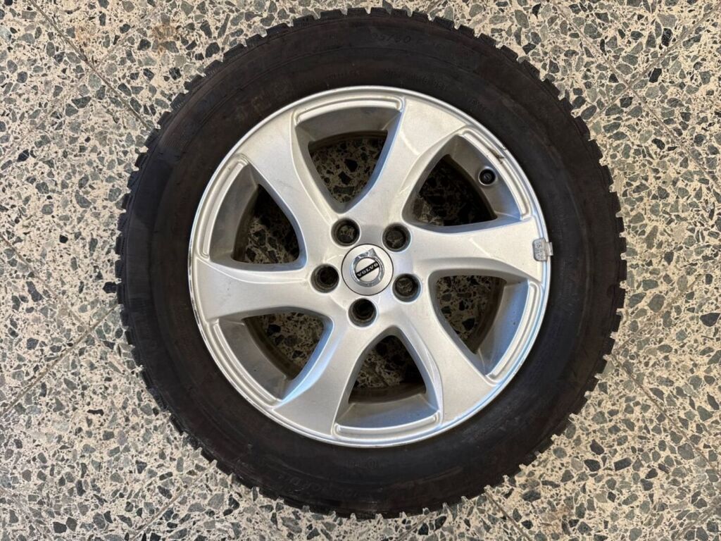 Volvo V40 Cross Country 2019 Musta