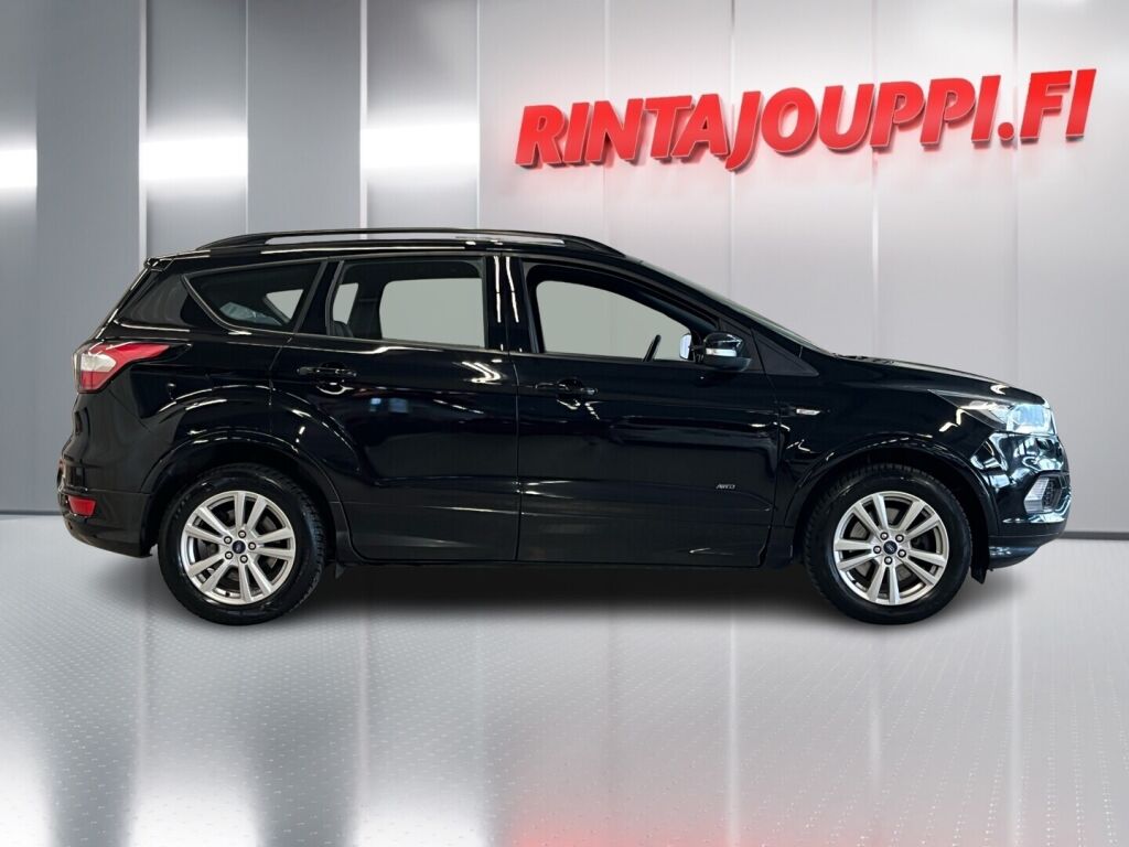 Ford Kuga 2018 Musta