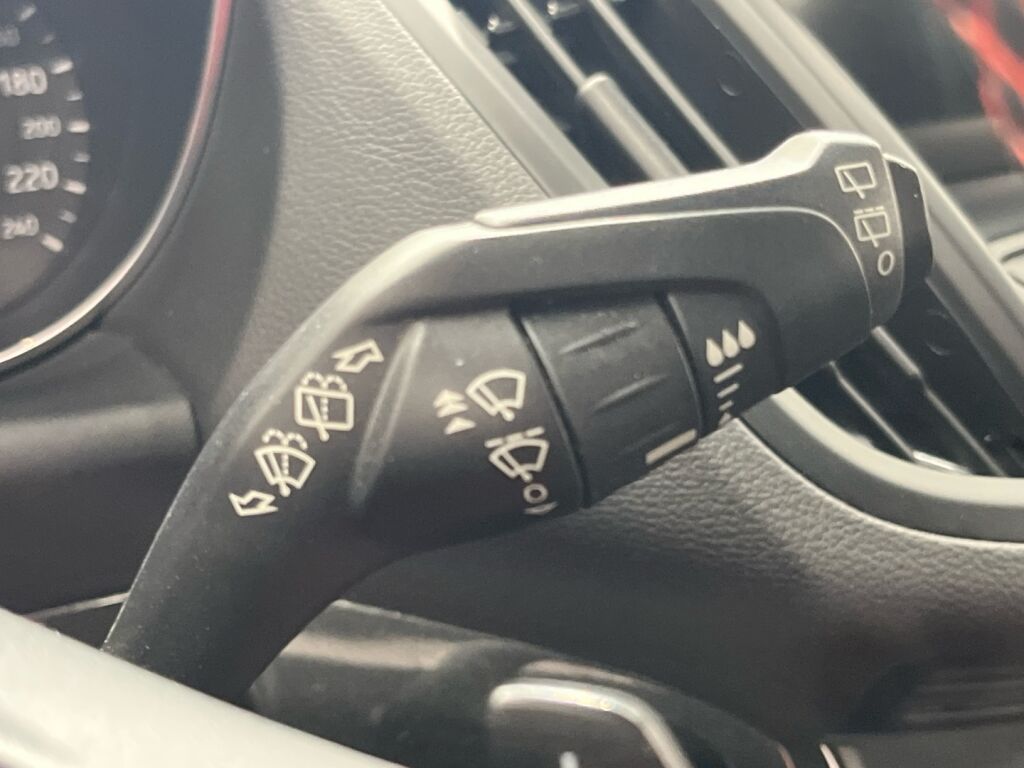 Ford Kuga 2018 Musta