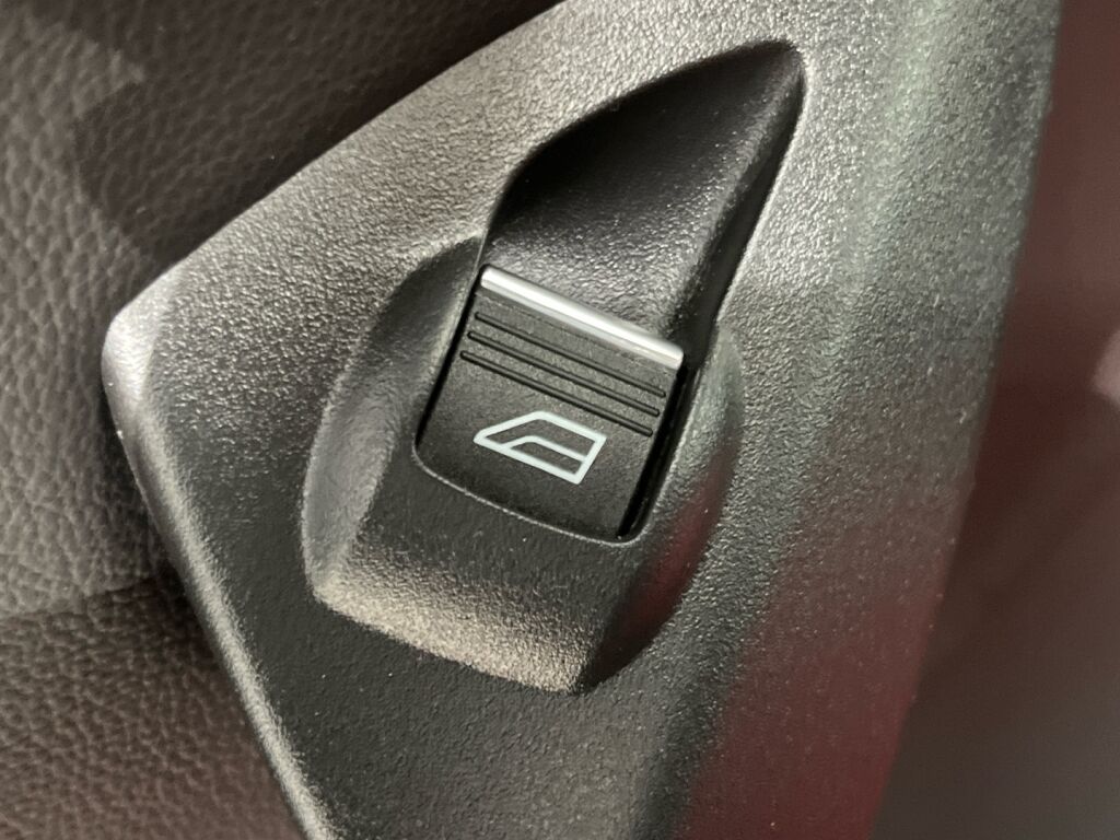 Ford Kuga 2018 Musta