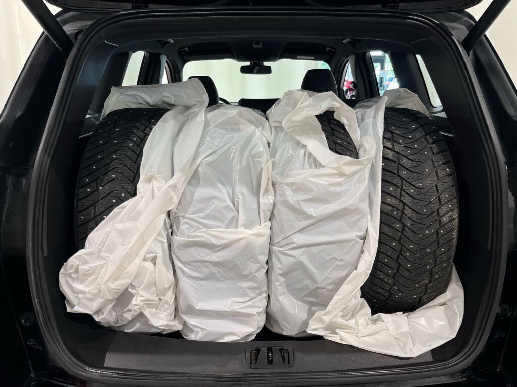 Ford Kuga 2018 Musta