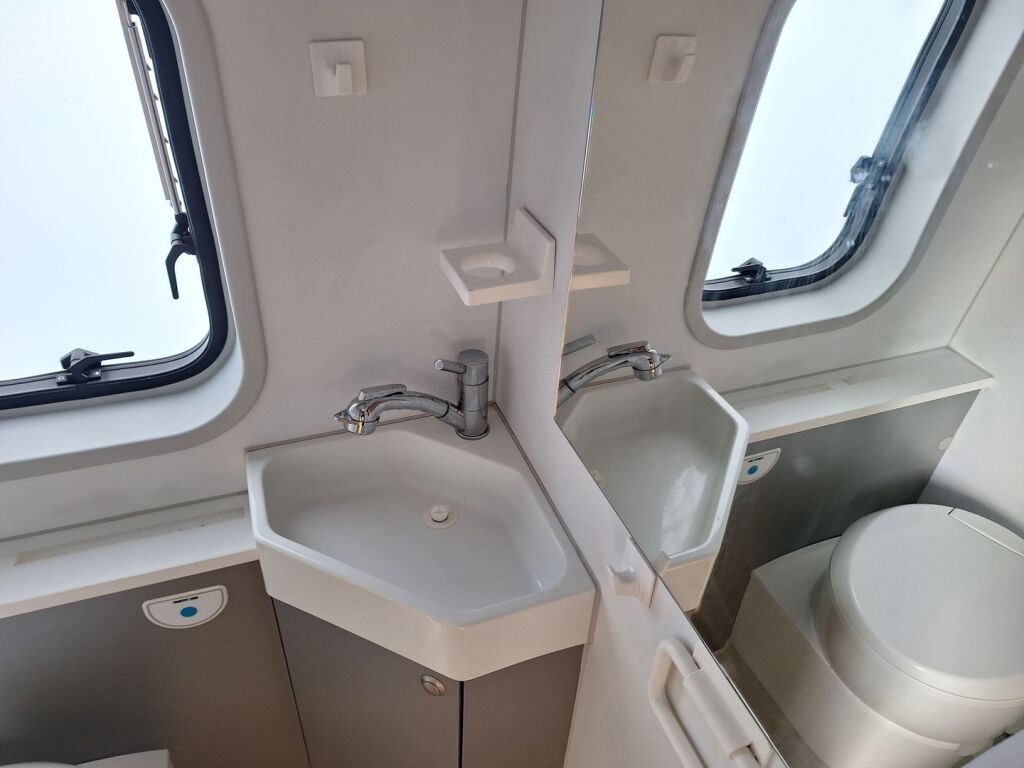 Adria Twin 640 SL 2018 Valkoinen