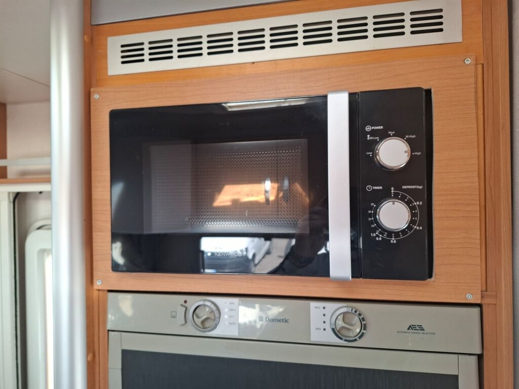 Knaus SunLiner 655 MF 2006 Valkoinen