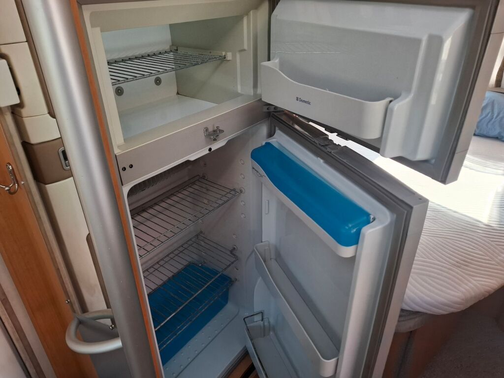 Knaus SunLiner 655 MF 2006 Valkoinen