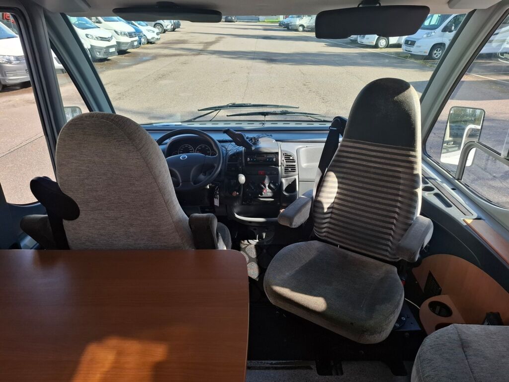 Knaus SunLiner 655 MF 2006 Valkoinen