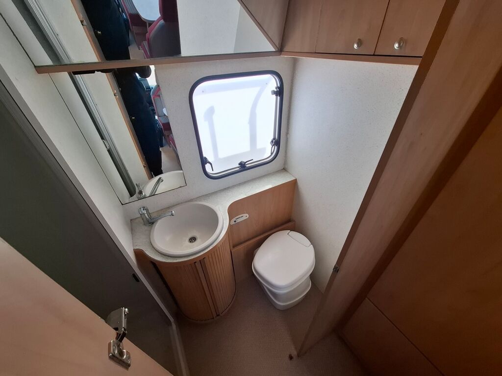 Bürstner A 530 2003 Valkoinen