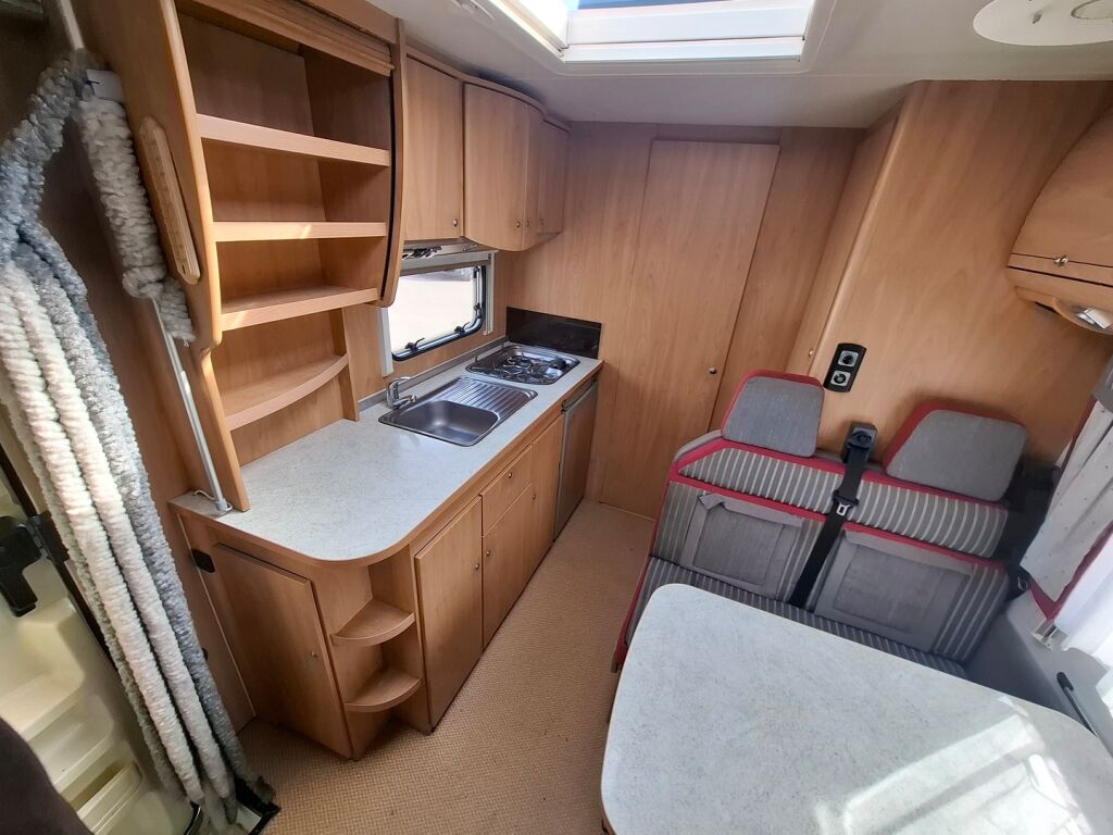 Bürstner A 530 2003 Valkoinen